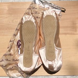 Brand new Grishko 2007 pointe shoes